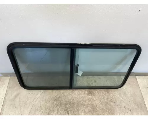 PETERBILT 579 Rear Glass