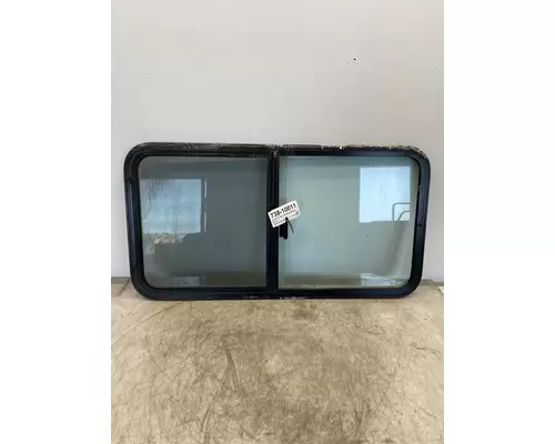 PETERBILT 579 Rear Glass