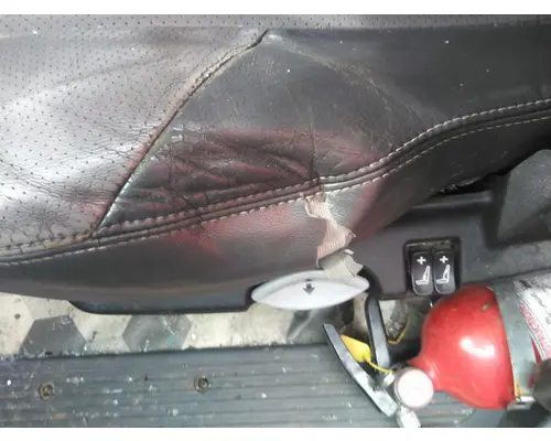 PETERBILT 579 SEAT, FRONT