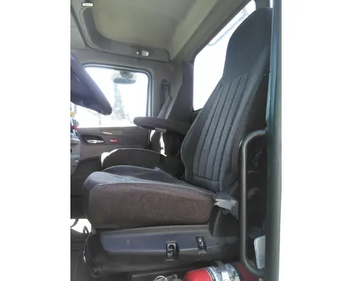 PETERBILT 579 SEAT, FRONT