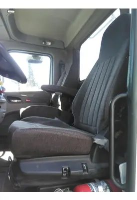 PETERBILT 579 SEAT, FRONT