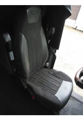 PETERBILT 579 SEAT, FRONT