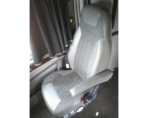 PETERBILT 579 SEAT, FRONT