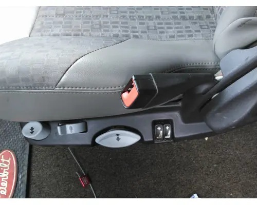 PETERBILT 579 SEAT, FRONT