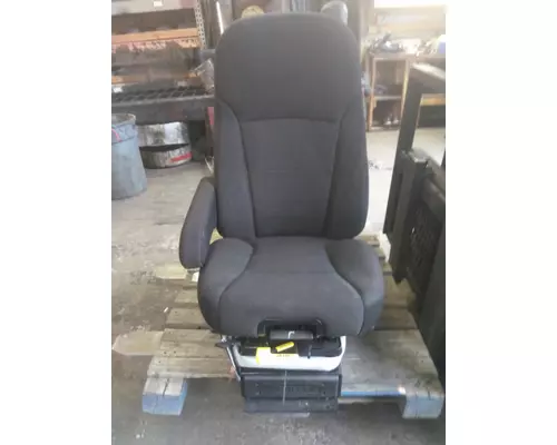 PETERBILT 579 SEAT, FRONT