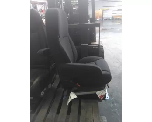 PETERBILT 579 SEAT, FRONT