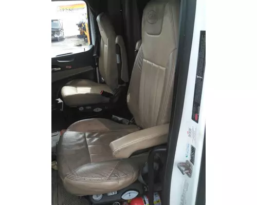 PETERBILT 579 SEAT, FRONT