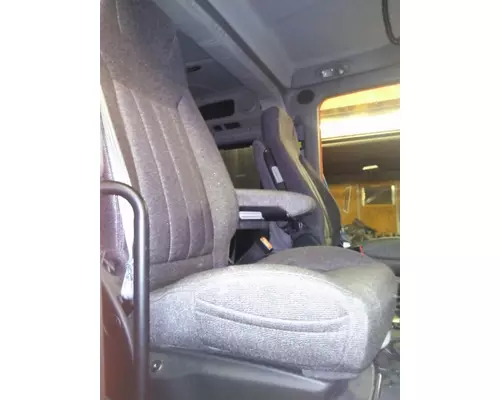 PETERBILT 579 SEAT, FRONT