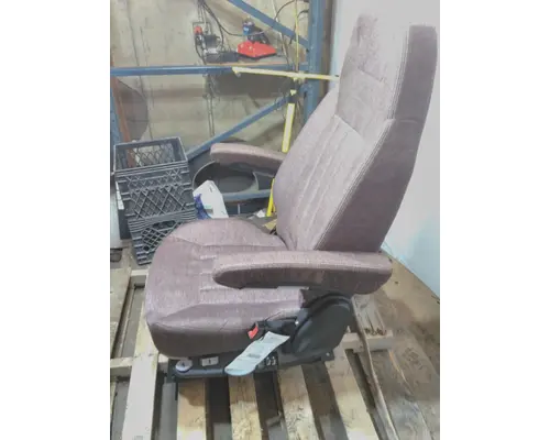 PETERBILT 579 SEAT, FRONT