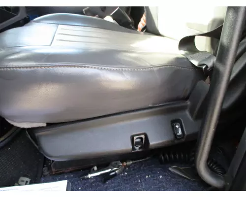 PETERBILT 579 SEAT, FRONT