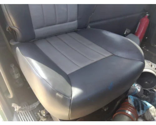 PETERBILT 579 SEAT, FRONT
