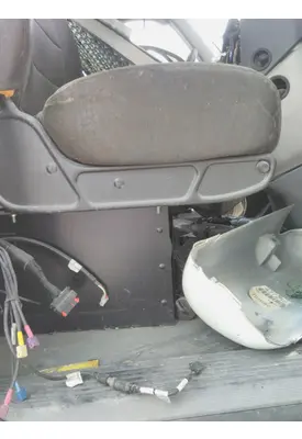 PETERBILT 579 SEAT, FRONT