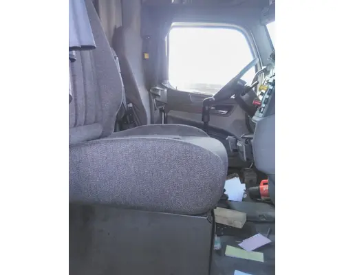 PETERBILT 579 SEAT, FRONT