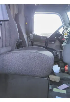 PETERBILT 579 SEAT, FRONT