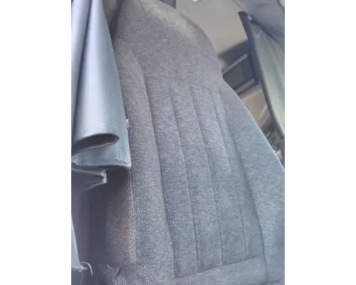 PETERBILT 579 SEAT, FRONT