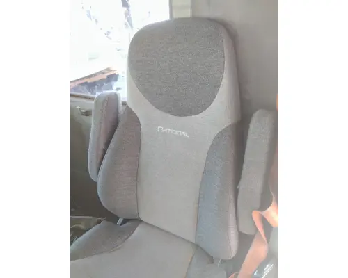 PETERBILT 579 SEAT, FRONT