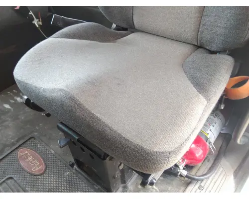 PETERBILT 579 SEAT, FRONT