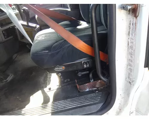 PETERBILT 579 SEAT, FRONT