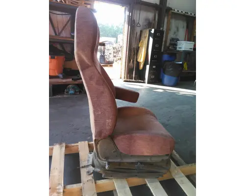 PETERBILT 579 SEAT, FRONT
