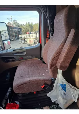 PETERBILT 579 SEAT, FRONT