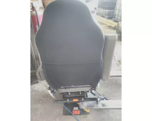 PETERBILT 579 SEAT, FRONT