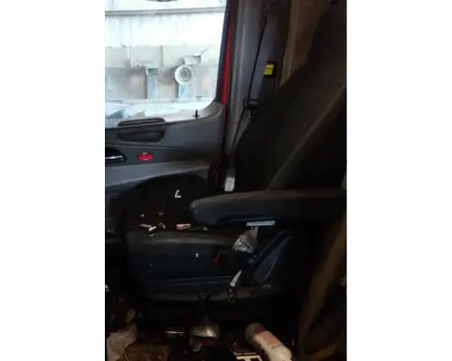 PETERBILT 579 SEAT, FRONT