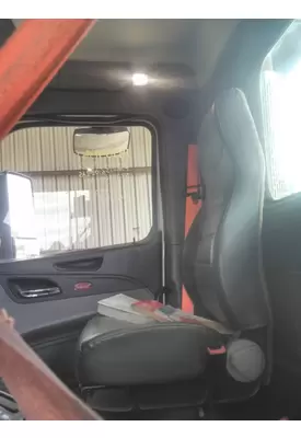 PETERBILT 579 SEAT, FRONT
