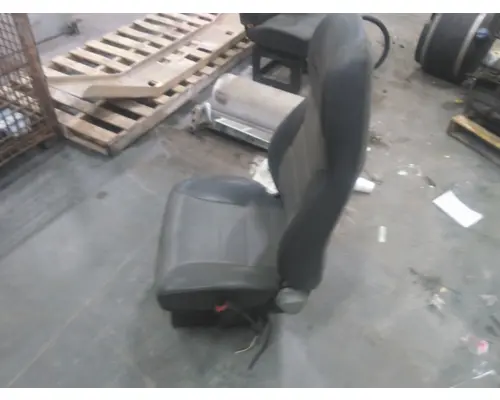PETERBILT 579 SEAT, FRONT