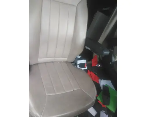PETERBILT 579 SEAT, FRONT