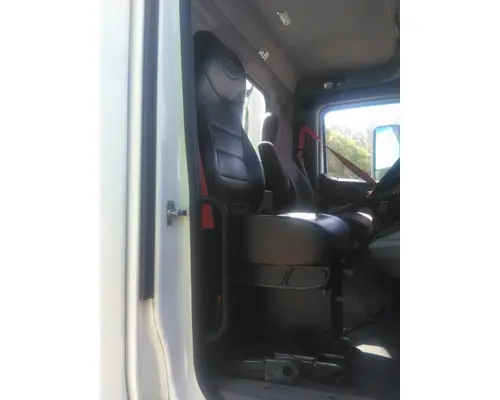 PETERBILT 579 SEAT, FRONT