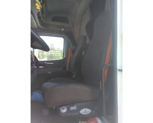 PETERBILT 579 SEAT, FRONT