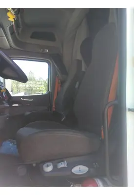 PETERBILT 579 SEAT, FRONT