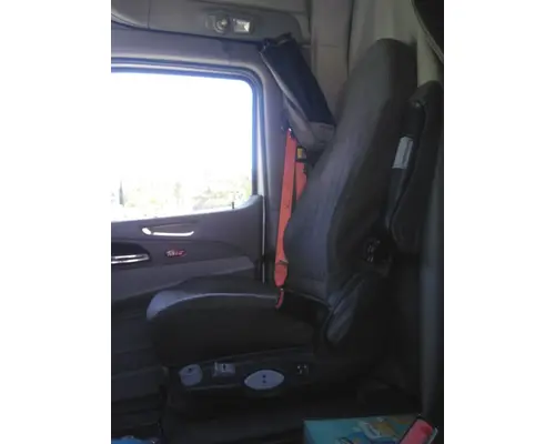 PETERBILT 579 SEAT, FRONT