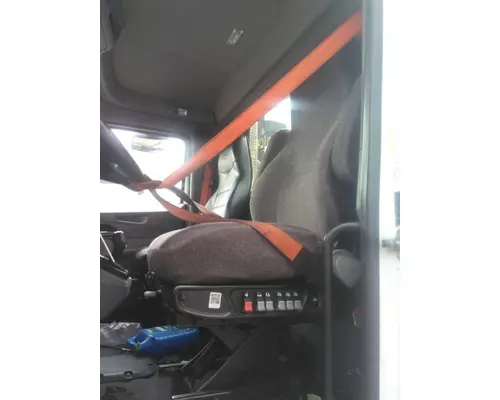 PETERBILT 579 SEAT, FRONT