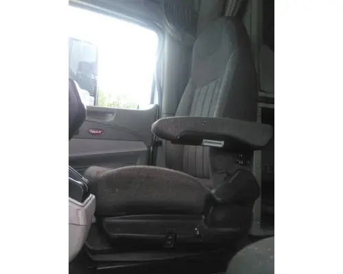 PETERBILT 579 SEAT, FRONT
