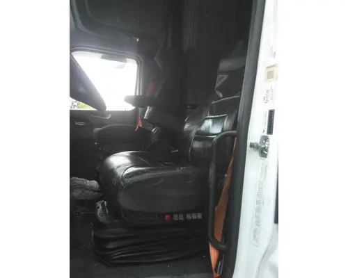 PETERBILT 579 SEAT, FRONT