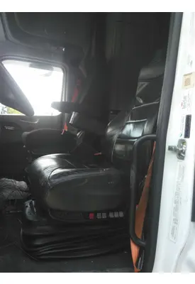 PETERBILT 579 SEAT, FRONT