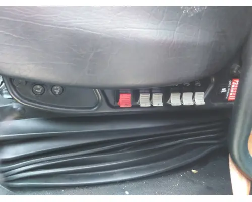 PETERBILT 579 SEAT, FRONT