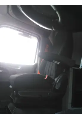 PETERBILT 579 SEAT, FRONT