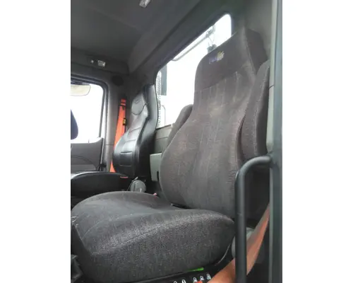 PETERBILT 579 SEAT, FRONT