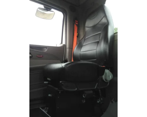 PETERBILT 579 SEAT, FRONT