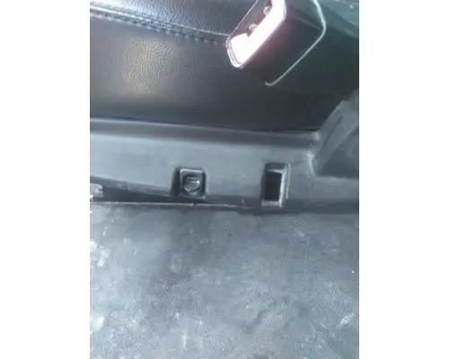 PETERBILT 579 SEAT, FRONT