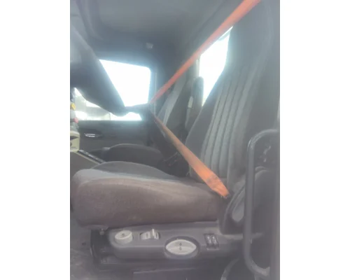 PETERBILT 579 SEAT, FRONT