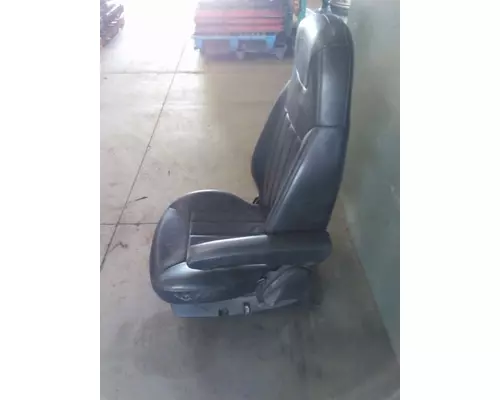 PETERBILT 579 SEAT, FRONT