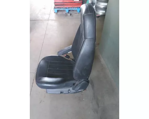 PETERBILT 579 SEAT, FRONT