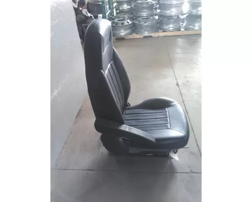 PETERBILT 579 SEAT, FRONT