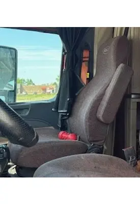 PETERBILT 579 SEAT, FRONT