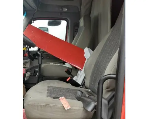 PETERBILT 579 SEAT, FRONT