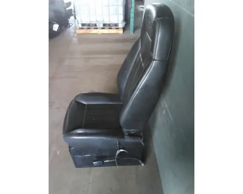 PETERBILT 579 SEAT, FRONT