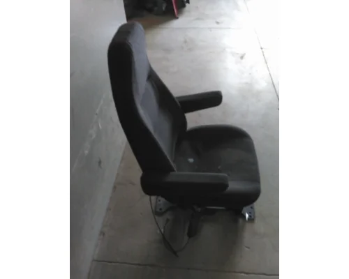 PETERBILT 579 SEAT, FRONT